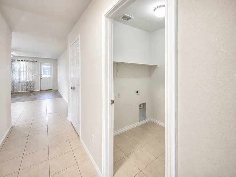 433 Magma Dr — Photo 15