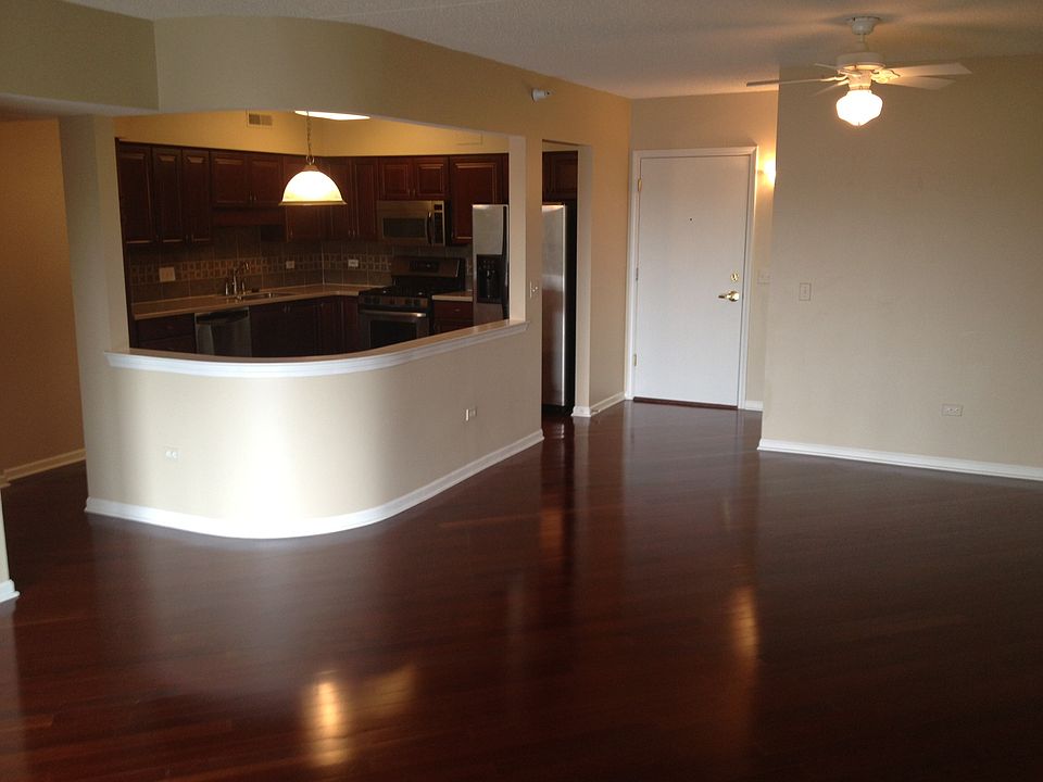 Kitchen & Dining