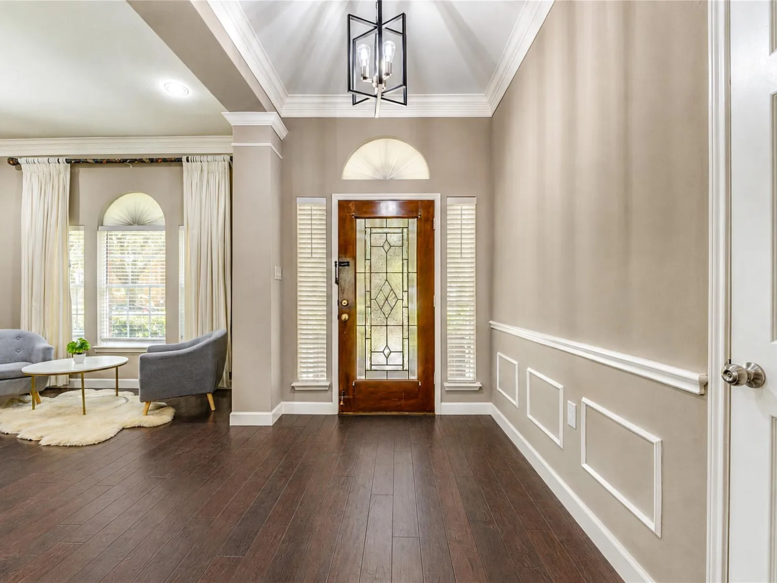 4 bed, 2.5 bath, 2473 sqft, $2,390 — Photo 4