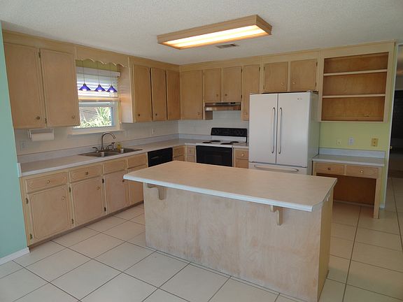 5th image of 814 Maldonado Dr