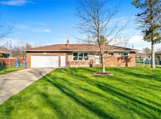 5855 Cherrywood Dr, Lorain, OH