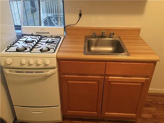 Rented by Kian Realty | media 36