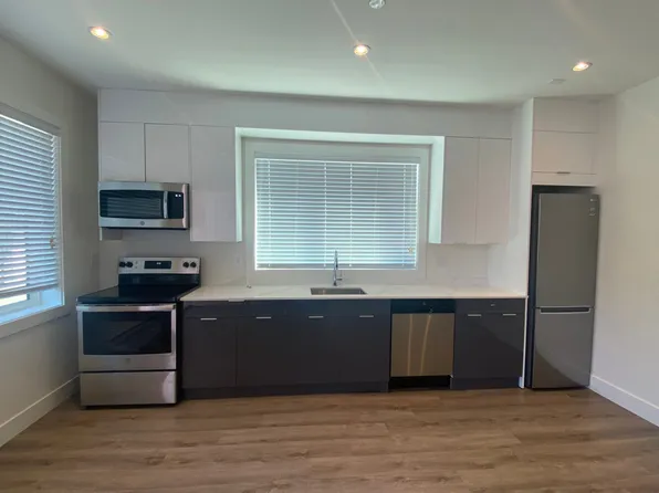 20 W 46th Ave #3, Vancouver, BC V5Y 2W7