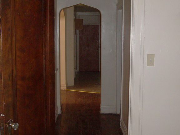 4th image of 6902 S Talman Ave #1