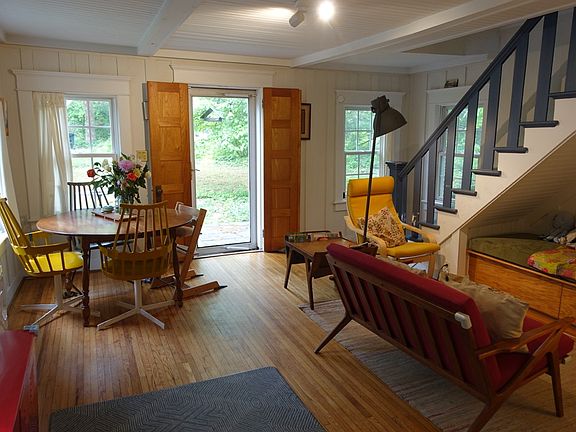 2nd image of 2516 Woodland Dr