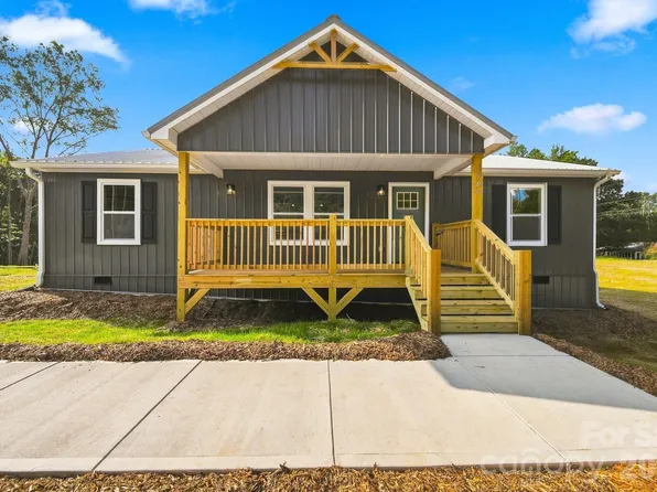 2945 Link Dr, Granite Falls, NC 28630