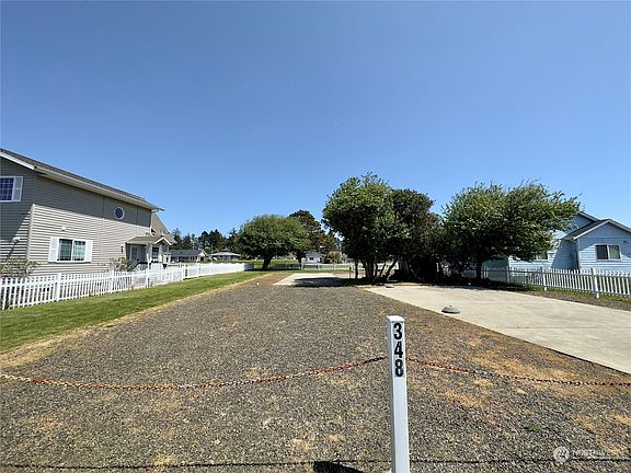 4th image of 348 Canal Drive NE