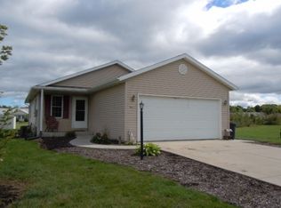 916 Lantern Ln, Goshen, IN 46526
