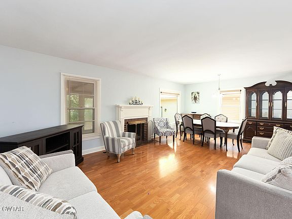 3rd image of 23 Lashawte Cir