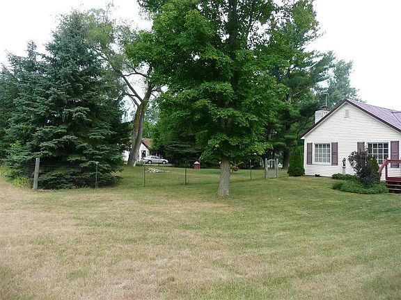 3rd image of 10056 W Elm St