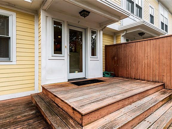 4th image of 1488 Westminster St #7