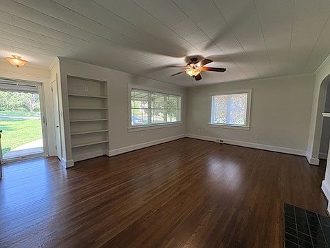 3rd image of 95 Valley Dr