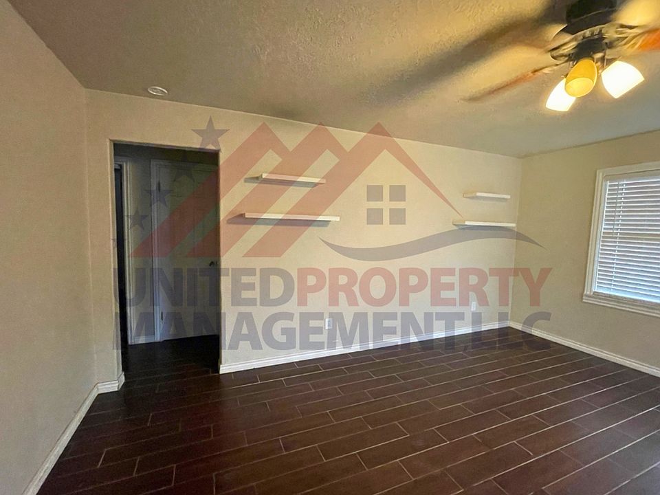 2nd image of 813 N Mesa St