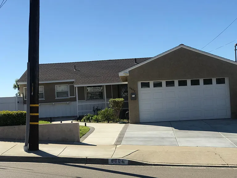 6604 Estrella Ave — Photo 10