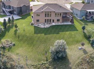 3838 Calgary Cir, Bismarck, ND 58503