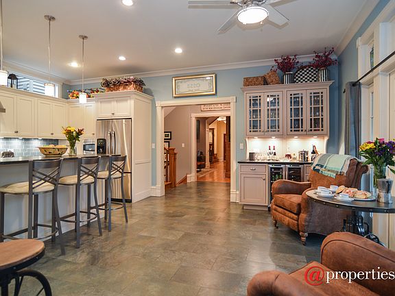 Kitchen / Breakfast Room