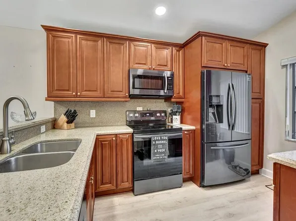 8046 Summerview Ter, Boca Raton, FL 33496