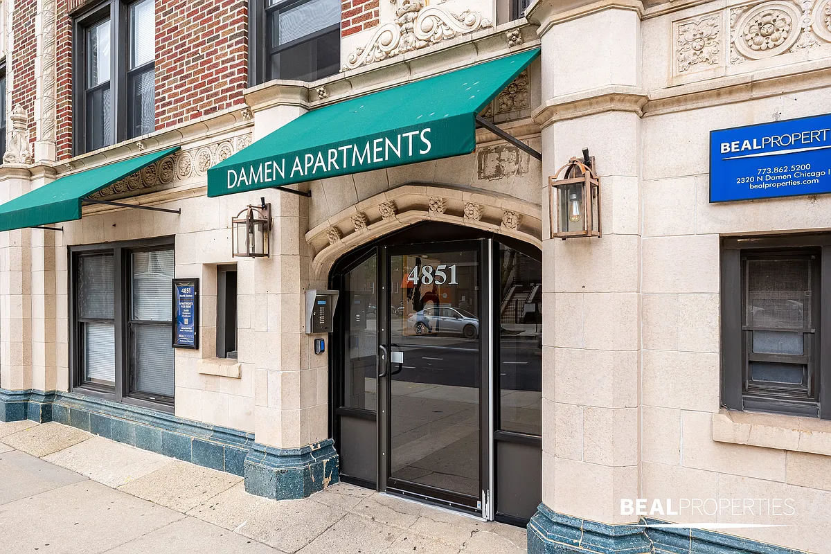 Building Photo - 4851 North Damen