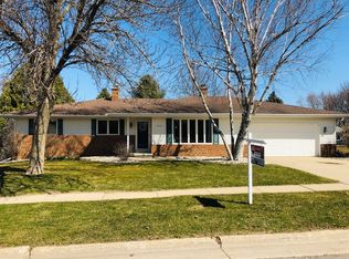 807 John St, Waunakee, WI 53597