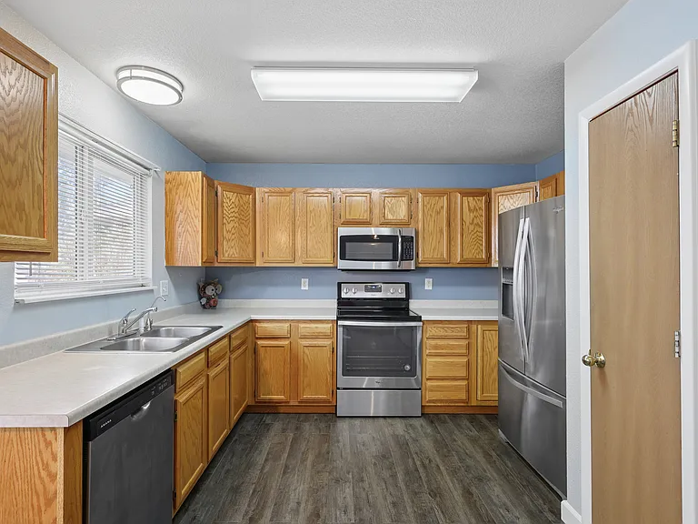 1336 Roseville Dr — Photo 8