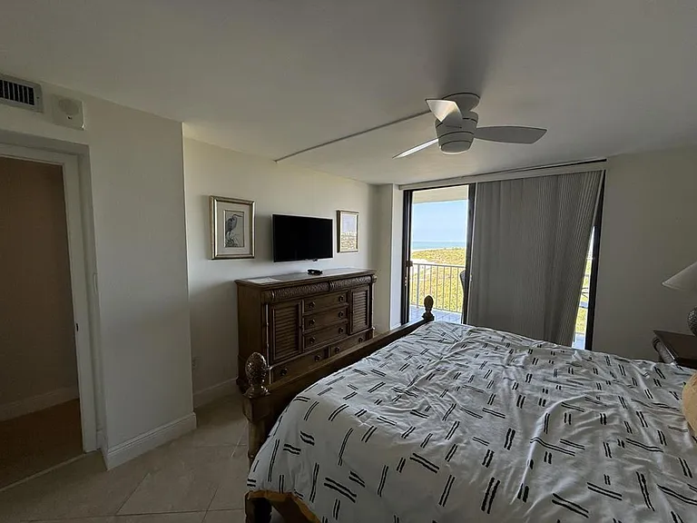 440 Seaview Ct #1210 — Photo 11