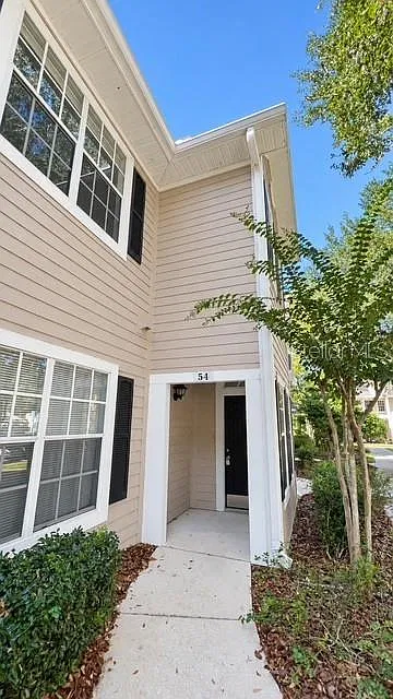 1 bed, 1.0 bath, 870 sqft, $1,375 — Photo 2