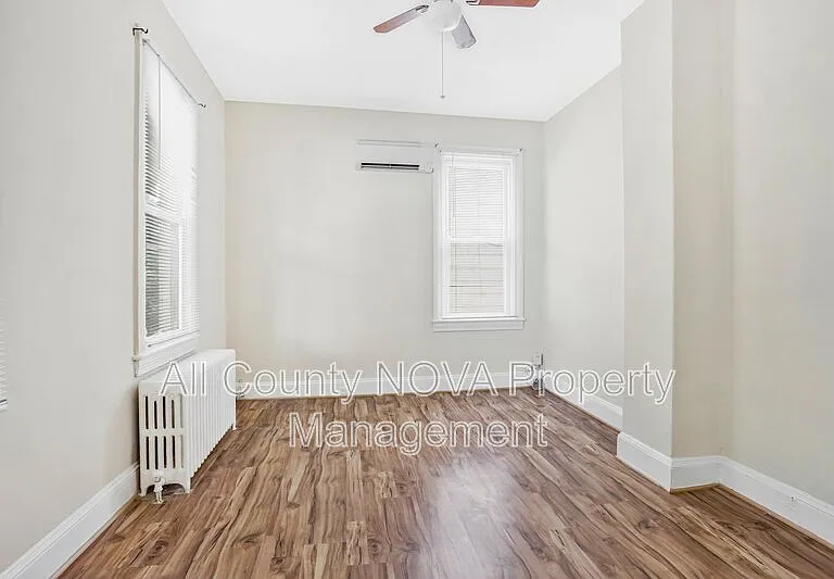 305 9th St #2 — Photo 3