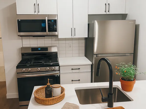 12806 113th Ave NW Unit 2, Edmonton, AB T5M 2W7