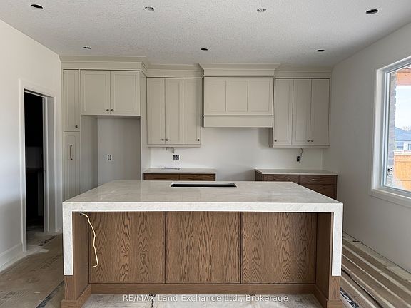 4th image of 966 Bogdanovic Way