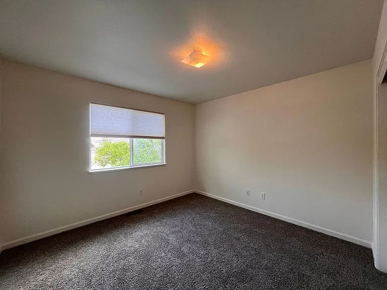 Starlite Drive 665 — Photo 16