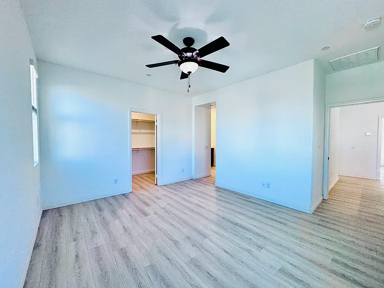 8729 Roving Pl — Photo 4