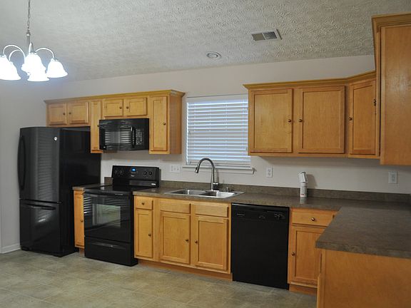 4th image of 220 Palmer Dr