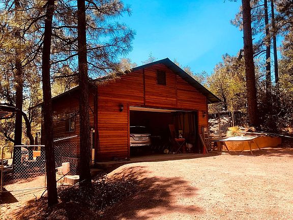 Detached Garage