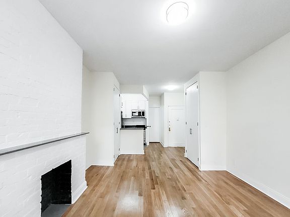 3rd image of 417 W 56th St #B2