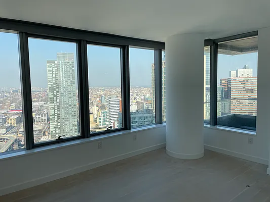 Rented by YouYork Management LLC | media 12