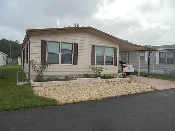 3rd image of 7118 Amora Ave