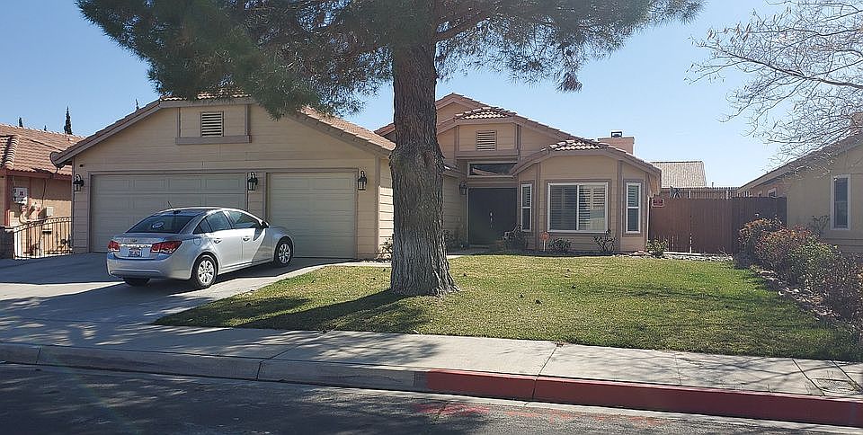 1st image of 14443 Hillsborough Dr