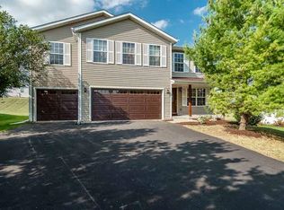 671 Merrion Rd, Roscoe, IL 61073