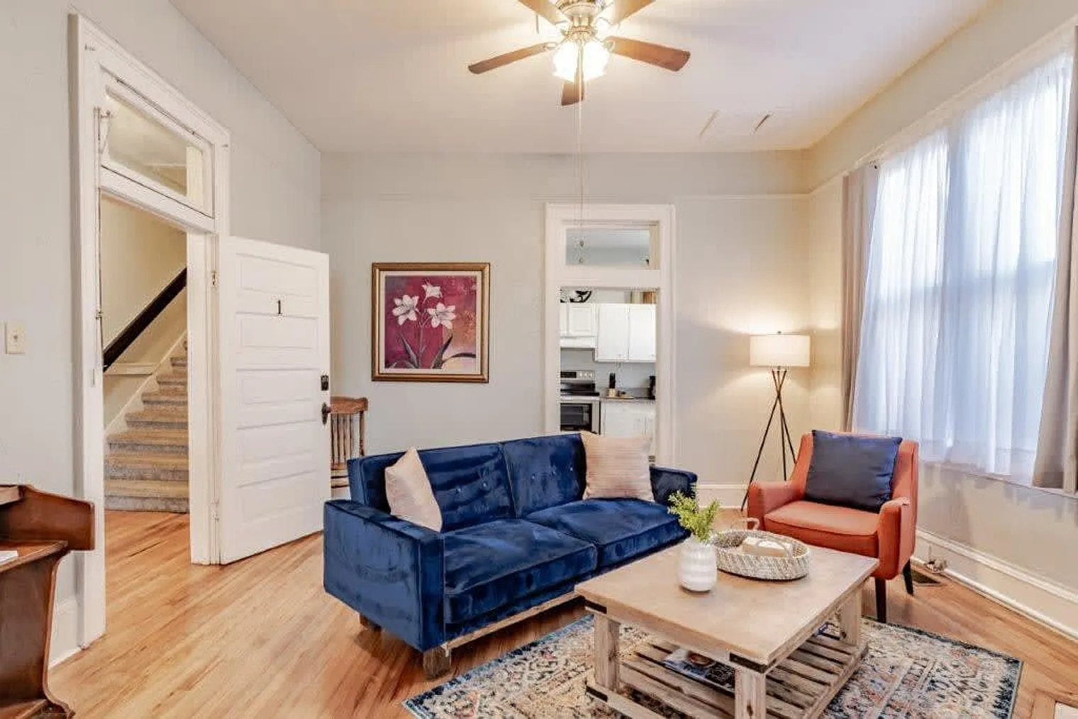 3 bed, 1.0 bath, 1689 sqft, $3,007 — Photo 1