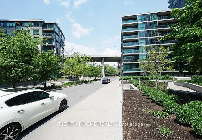 219 Fort York Blvd #3307 — Photo 28