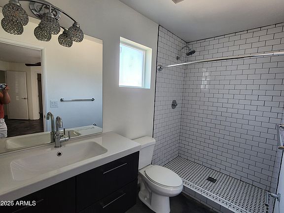 5th image of 3426 N 37th St APT 4