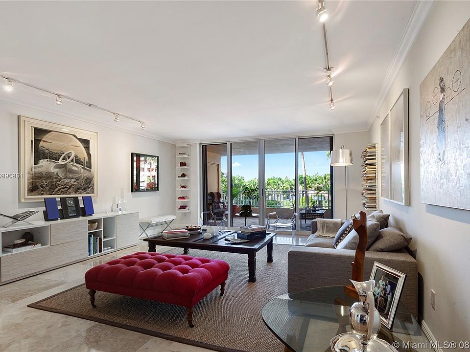1st image of 765 Crandon Blvd APT 203