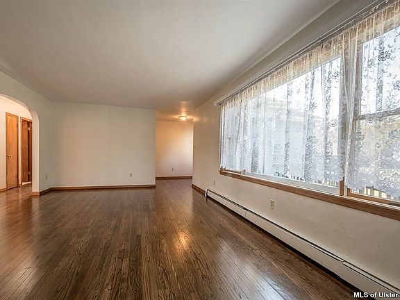 4th image of 17 Sheldon Dr