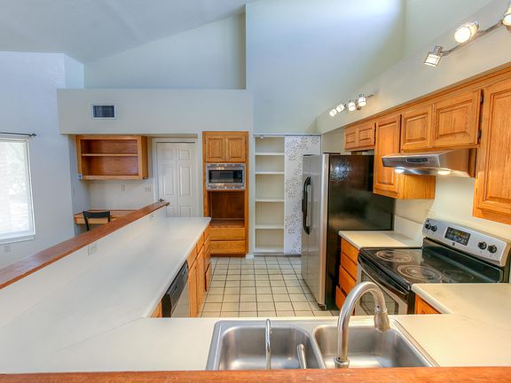 2nd image of 1401 E Calle Mariposa