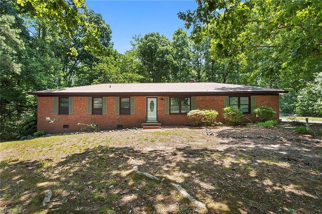 3622 Lower Lake Rd, Thomasville, NC 27360 | MLS #1226081 | Zillow
