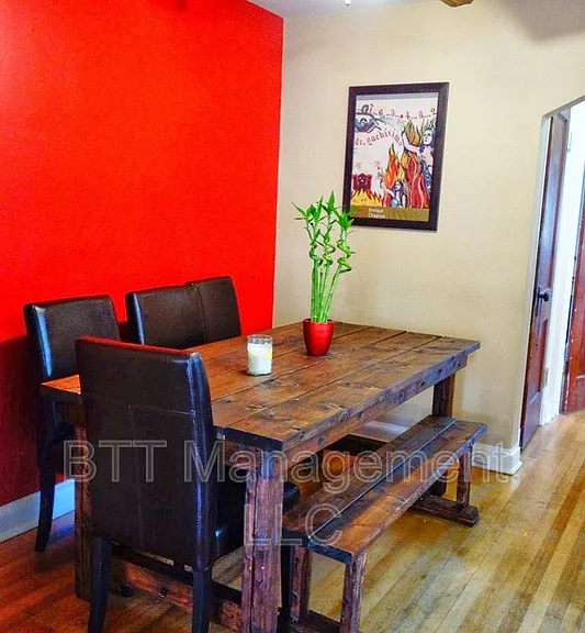 8408 Greenwood Ave #3 — Photo 2