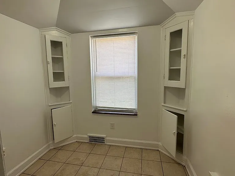 210 Perrin St — Photo 9