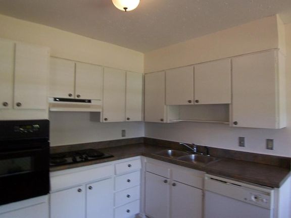 2nd image of 501 View Park Dr APT 8