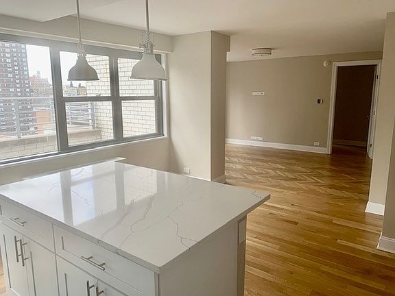 3rd image of 305 E 86th St #20NPW