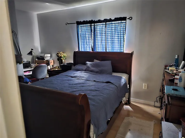 557 Eagle Ct — Photo 11